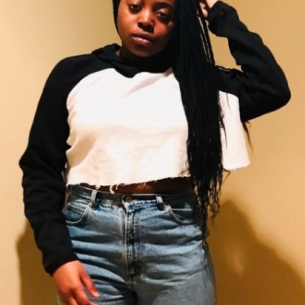 Cropped Sweatshirt - Picture 3 of 3